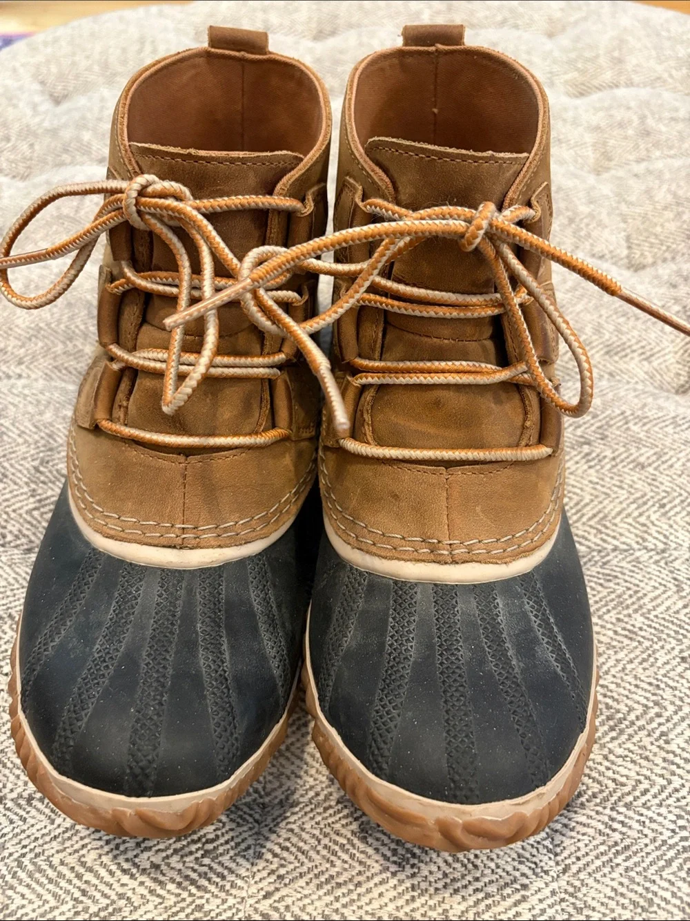Sorel Out and About waterproof boots size 9